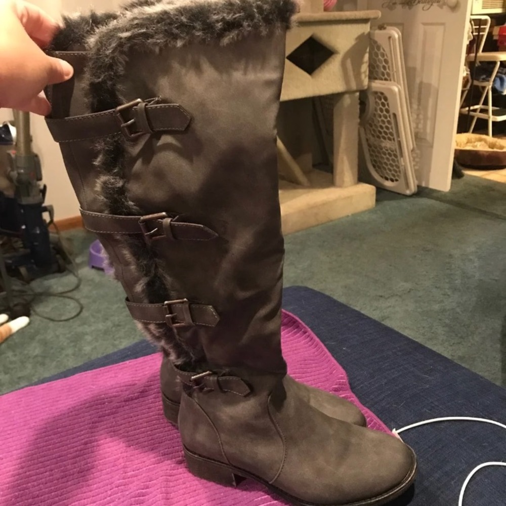 Grey boots